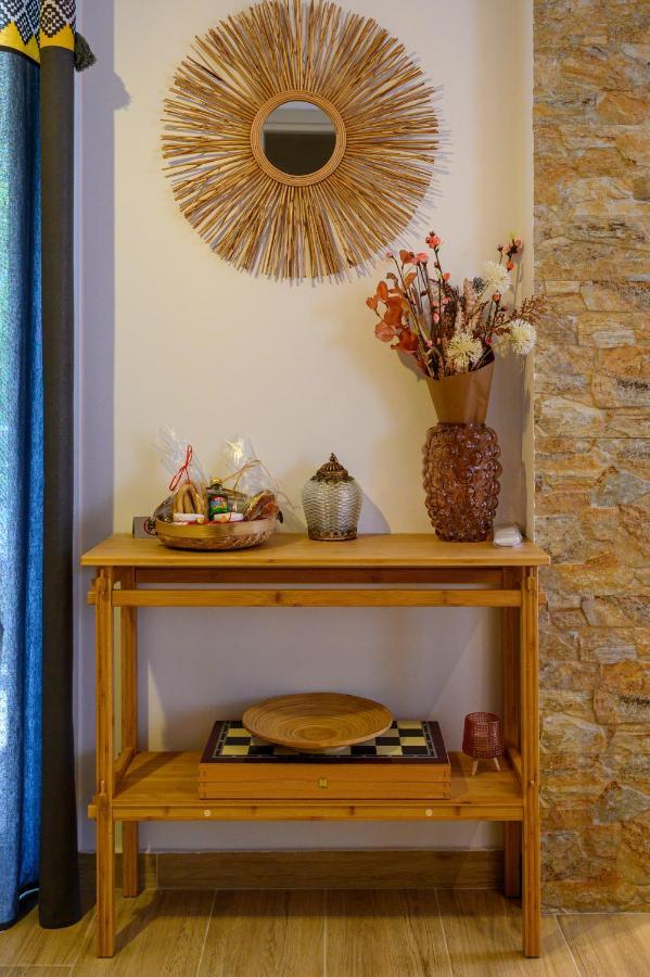 Chic Apartment In Nature, 5-Min Walk To The Beach Kalamata Exterior photo